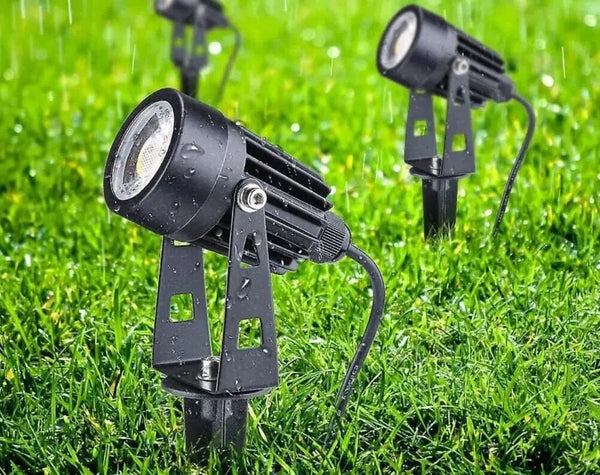Complete Tuinspot Set | Tuinverlichting 12V | Plug and Play | 6 Tuinspots | Warm/wit Livolo Nederland B.V.
