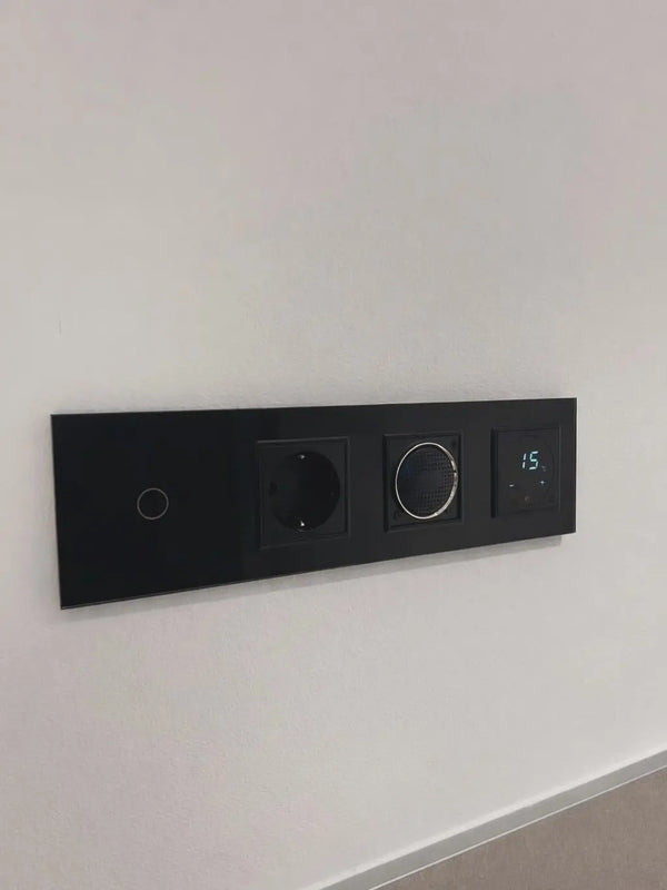 Zwart 4-voudig Livolo afdekraam met schakelaar, stopcontact, speaker en thermostaat