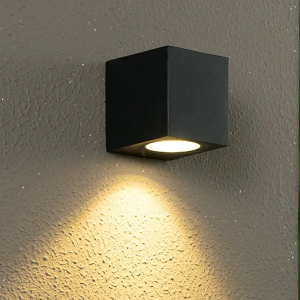 LED | Wandlamp | IP65 waterdicht | Plug and Play | Zwart | Warm/wit Livolo Nederland B.V.