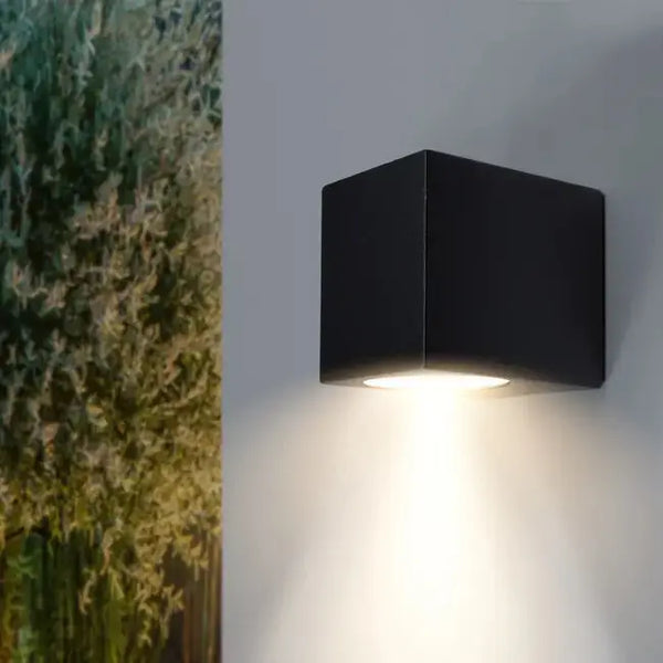 LED | Wandlamp | IP65 waterdicht | Plug and Play | Zwart | Warm/wit Livolo Nederland B.V.